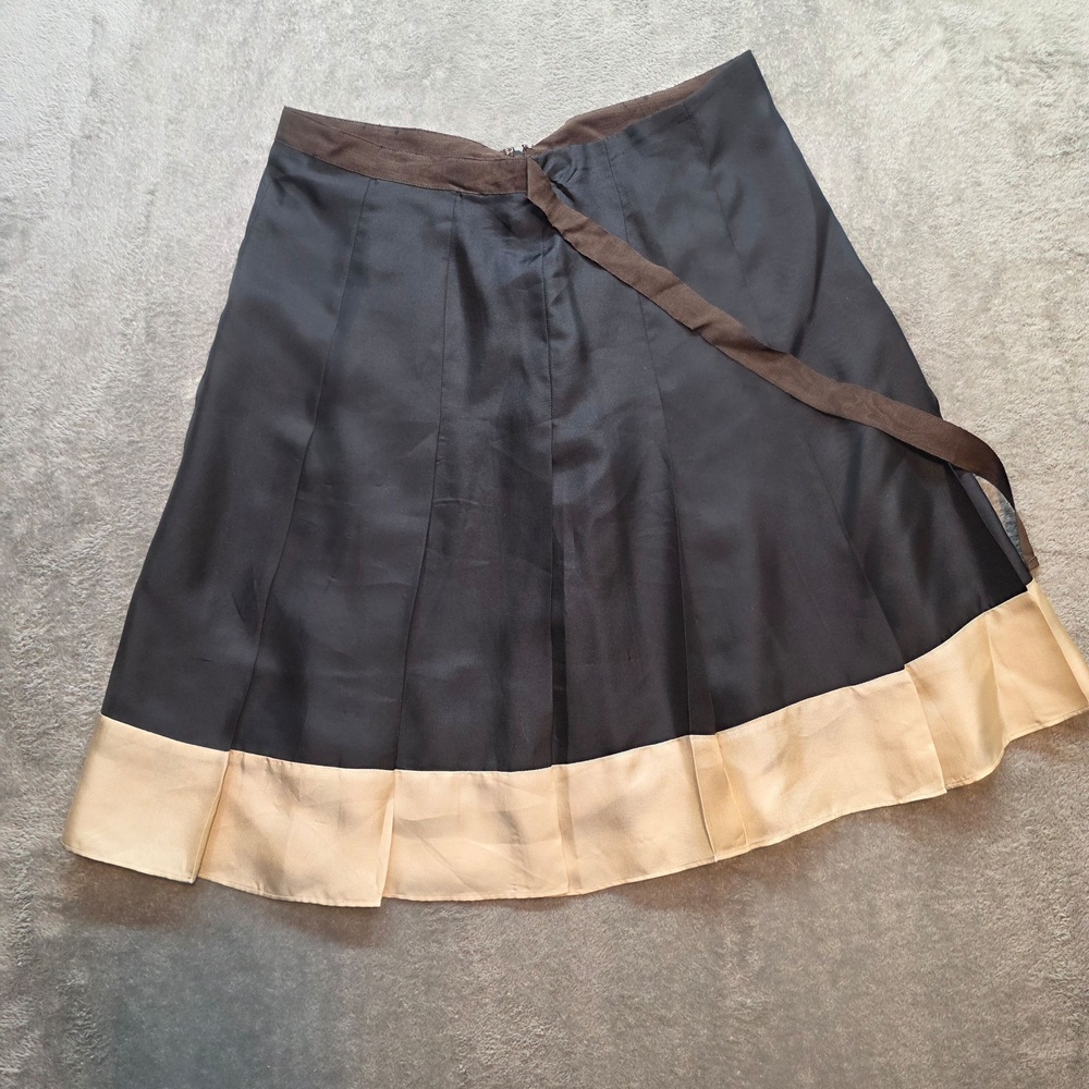 Gap A-Line Skirt Womens 6 Black Silk Pleated Hem Contrast Trim Lined Knee Length